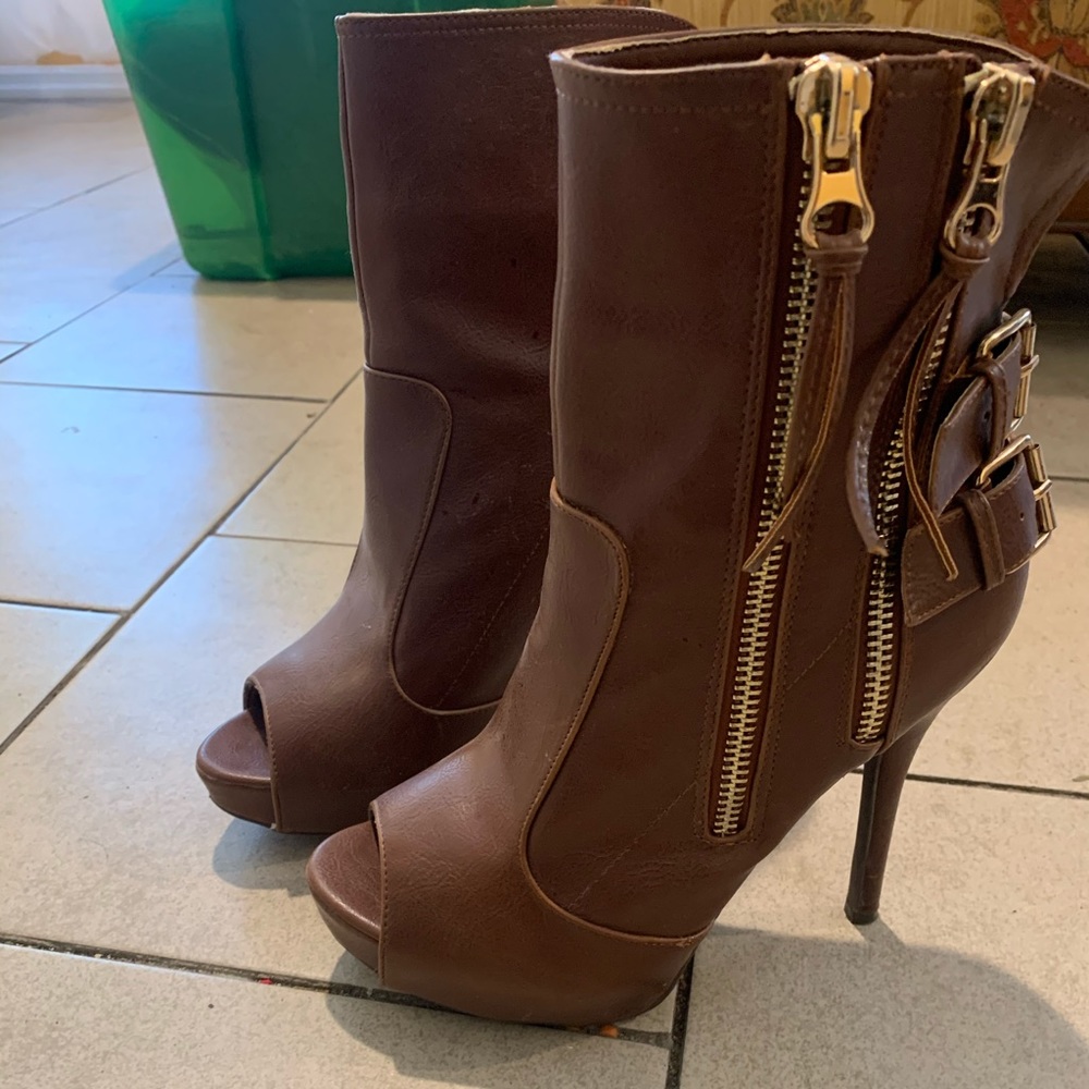 Brown heel boots